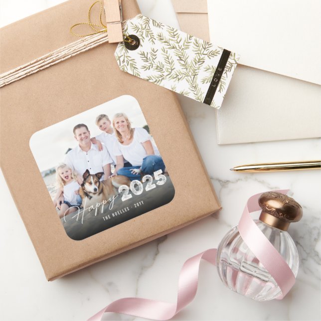 Adesivo Quadrado Feliz 2025 Ano Novo Ousado e com Pincel Foto Feria (Presentear)