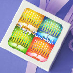 Adesivo Quadrado Feliz Hanukkah amarelo verde vermelho 4 menorras<br><div class="desc">"Feliz Hanukkah." Uma foto de perto de 4 fotos coloridas da menorah artística ajudam você a inaugurar o feriado de Chanucá. Sinta o calor e a alegria da temporada de férias sempre que você usa este incrível e colorido adesivo Chanucá. Cartões, carimbos, sacos de tote, servindo bandejas e outros produtos...</div>