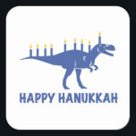 Adesivo Quadrado Feliz Hanukkah Dinossaur Menorah Candle<br><div class="desc">Chanucá,  Chanukkah,  ou Channukah,  este design faz um presente perfeito para qualquer um que celebra e participa em Chanucá e tem interesse nas tradições judaicas. Engraçado Dinossauro Feliz design de Chanucá com Menorah Candles faz um presente excelente neste Chanukah.</div>