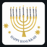 Adesivo Quadrado Festivo Menorah Candles Happy Hanukkah<br><div class="desc">Velas de folha de ouro falsa para a comemoração de Chanucá. A ilustração menorah Whimsical com estrelas brancas cobria velas celestiais em um falso suporte de velas menorah dourada. Menorah starry Hanukkah ilustrou presentes de design e produtos de papel.</div>