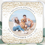 Adesivo Quadrado Foto de Glitter Dourada Personalizada para Casamen<br><div class="desc">Adicione o toque final ao seu casamento com estes elegantes e personalizados adesivos de casamento de fotos. Perfeito para o seu casamento após festa e recepção, e como favores de casamento para os seus hóspedes. Personalize esses adesivos de favoritos para o casamento com sua foto favorita de casamento, seu cão...</div>
