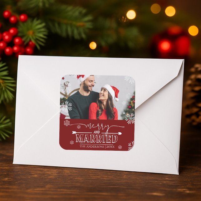 Adesivo Quadrado Foto de Natal de Merry e Casada Recém-Casada Verme (Newlywed Christmas Red Merry & Married Photo Square Sticker)