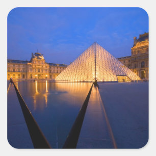 Adesivo Quadrado França, Paris. O museu do Louvre no crepúsculo.