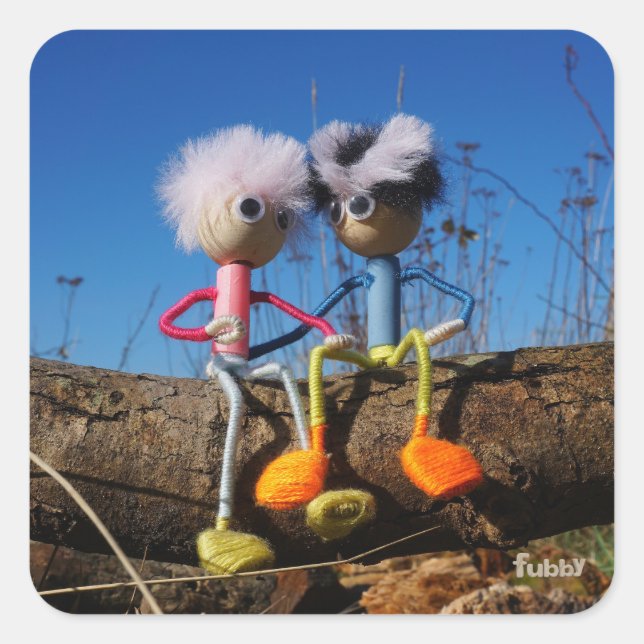 Adesivo Quadrado Fubby paartje dat romantisch verliefd zitten. (Frente)