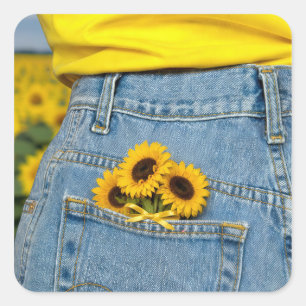 Adesivo Quadrado Girassóis Amarelos no Bolso de Jeans Azul