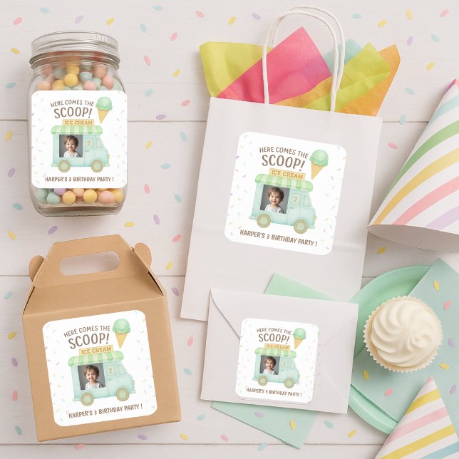 Adesivo Quadrado Here Comes the Scoop! Mint Ice Cream Truck Photo  (Criador carregado)