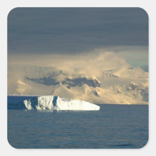 Adesivo Quadrado Iceberg no início da Passagem de Drake logo