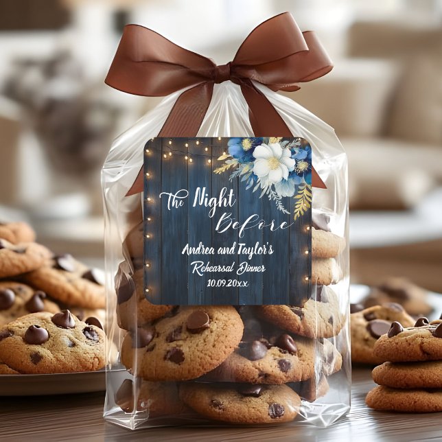 Adesivo Quadrado Jantar de ensaio floral branco em madeira azul rús (Criador carregado)