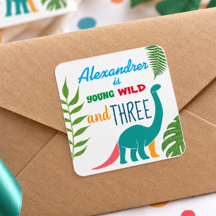 Adesivo Quadrado Jovem Selvagem e Três Dinossauro 3º Aniversário