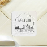Adesivo Quadrado Kansas City Wedding | Selo de Envelope Pré-Endereç<br><div class="desc">Economize tempo e faça uma impressão ao enviar seus convites de casamento. Estes adesivos pré-endereçados de selagem de envelope apresentam-se num elegante, mas moderno estilo deco-temático e apresentam uma ilustração da cidade de Kansas City e do seu horizonte único. As cores neutras são adequadas para complementar uma variedade de convites...</div>
