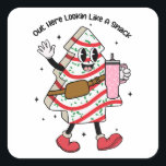 Adesivo Quadrado Lá Fora, Parece Um Caco - O Natal Boujee<br><div class="desc">Lá Fora Parecia Um Snack,  Natal Engraçado Boujee,  Natal Engraçado,  Festa De Natal,  Bolo De Natal,  Natal De Bougie,  Árvore De Natal,  Bolo,  Stanley Tumbler,  Natal Rosa,  Tumbler Inspirado,  Belt Bag,  Boujee Parecia Um Snack,  Tree Snack Cake,  xmas engraçados,  Bougie Xmas,  Boojee Holiday,  bolo de árvore de natal, </div>