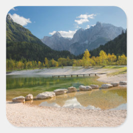 Adesivo Quadrado Lago Jasna nos Alpes eslovenos no outono