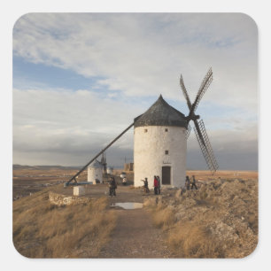Adesivo Quadrado Moinhos de vento antigos de La Mancha, com visitan