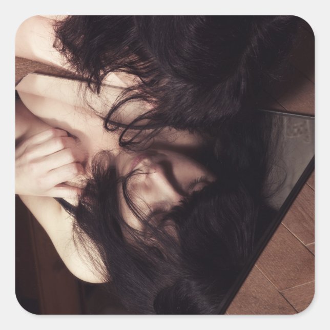 Adesivo Quadrado Mulher e espelho (Frente)