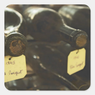 Adesivo Quadrado Na adega subterrânea: frascos em