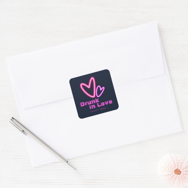 Adesivo Quadrado Neon Pink Hearts Bebado in Love Wedding (Envelope)