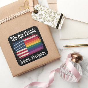 Adesivo Quadrado Nós, o Povo, Significamos Todos EUA Igualdade LGBT