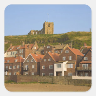 Adesivo Quadrado Nova habitação e igreja de St Margarets, Whitby,