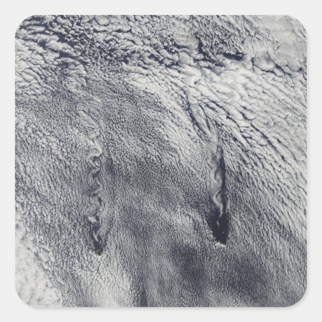 Adesivo Quadrado Nuvens sobre as ilhas Juan Fernandez (Frente)