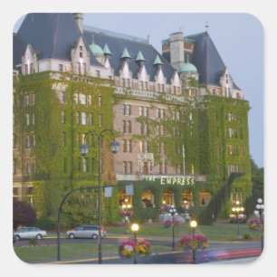 Adesivo Quadrado O Empress Hotel no porto interno em