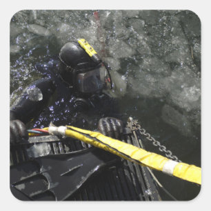 Adesivo Quadrado O Marinho norte-americano Diver se prepara para in