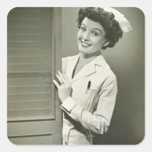 Adesivo Quadrado Olhando a enfermeira