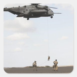 Adesivo Quadrado Os pararescuemen da força aérea conduzem uma