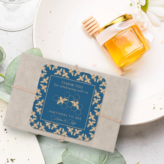 Adesivo Quadrado Ouro Indigo & Honeycomb Chá de casamento de Abelha (Criador carregado)