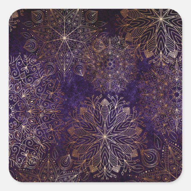 Adesivo Quadrado Padrão Floral de Mandala Elegante Dourado e Roxo (Frente)