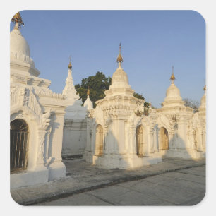 Adesivo Quadrado Pagode Kuthodaw em Mandalay, conhecida como a