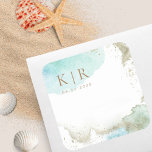 Adesivo Quadrado Papel de Pastel Costeiro das Ondas de Aquarela<br><div class="desc">Este adesivo de casamento apresenta uma pincelada de aquarela em azul marinho profundo com sotaques dourados imitando ondas na praia, o que o torna uma escolha perfeita para um casamento de verão ou praia. Ele é minimalista e elegante em opções de layout e fontes e também muito fácil de personalizar....</div>