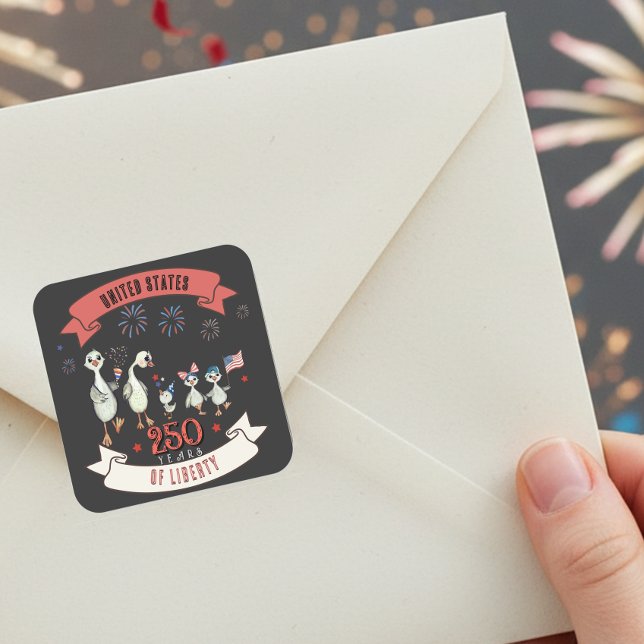 Adesivo Quadrado Patriótico dos EUA 250 Anos de Gansos Bobos de Lib (Patriotic US 250 Years of Liberty Silly Geese Square Sticker)