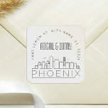 Adesivo Quadrado Phoenix Wedding | Selo de Envelope Pré-Endereçado<br><div class="desc">Economize tempo e faça uma impressão ao enviar seus convites de casamento. Estes adesivos pré-endereçados com selo de envelope apresentam-se num estilo elegante, mas moderno, de deco-tema e apresentam uma ilustração da cidade de Phoenix e do seu horizonte único. As cores neutras são adequadas para complementar uma variedade de convites...</div>