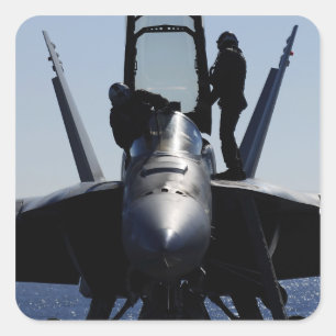 Adesivo Quadrado Pilotos realizam uma inspeção antes do voo