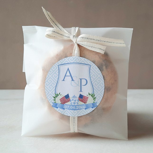 Adesivo Quadrado Preppy Red White Flag Weding Crest Favor (Elegant Red White And Blue Wedding Monogram Crest Thank You Favor Sticker Wedding Branding )