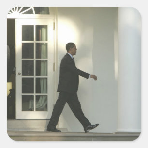 Adesivo Quadrado Presidente Barack em profunda reflexão enquanto ca