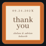 Adesivo Quadrado Pumpkin Orange Border Simple Casamento outono Favo<br><div class="desc">Faça uma declaração de elegância subestimada com este simples e textual favorito de casamento no outono,  obrigado seu rótulo adesivo com uma borda de abóbora rica e laranja no marfim. Use a opção personalização para mudar as cores e as fontes para se adequar ao seu tema de casamento.</div>