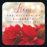 Adesivo Quadrado Red Poinsettia com Ouro Bokeh Christmas Kitchen<br><div class="desc">Cartazes personalizados de cozinha/assadeira com uma fotografia festiva de férias com um buquê de poinsetos vermelhos no fundo. Luzes de anzol do ouro em segundo plano. Estilo sofisticado clássico.</div>