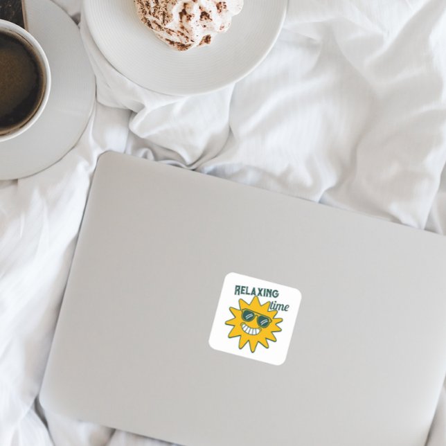 Adesivo Quadrado Relaxando o tempo sorrindo sol com óculos de sol (Criador carregado)