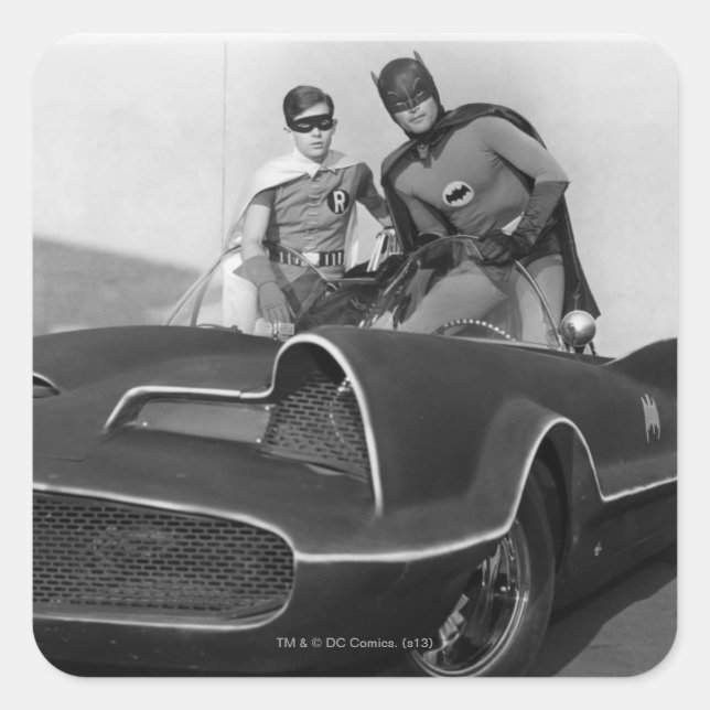 Adesivo Quadrado Robin and Batman Standing in Batmobile (Frente)