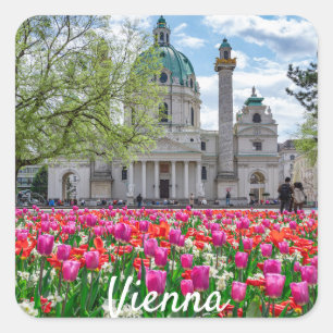 Adesivo Quadrado Rua. Charles Church em primavera em Viena, Áustria