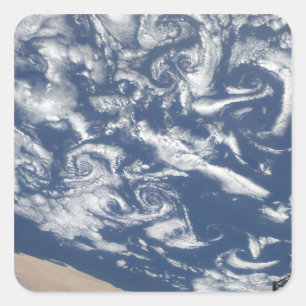 Adesivo Quadrado Ruas de vortex da nuvem fora da costa
