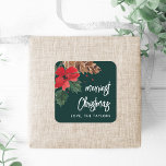 Adesivo Quadrado Rustic Bough | Watercolor Christmas Personalizado<br><div class="desc">Termine seus presentes de Natal e envios com esses adesivos de Natal rústicos com folhas de cor d'água,  flores vermelhas,  cones de pínus e bagas holly em um rico fundo verde da floresta. Personalize com um cartões de natal personalizado e seu nome embaixo.</div>