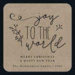 Adesivo Quadrado Rustic Country Christmas Kraft Personalizado<br><div class="desc">Rustic Country Christmas Kraft Personalizou Sticker. Sticker apresenta um fundo Kraft rústico,  tipografia escrita à mão que diz "Alegria ao Mundo". A etiqueta personalizada diz "Feliz Natal e Feliz ano novo",  mas você pode editá-la para o que quiser. A etiqueta é personalizada com seu nome de família e ano.</div>