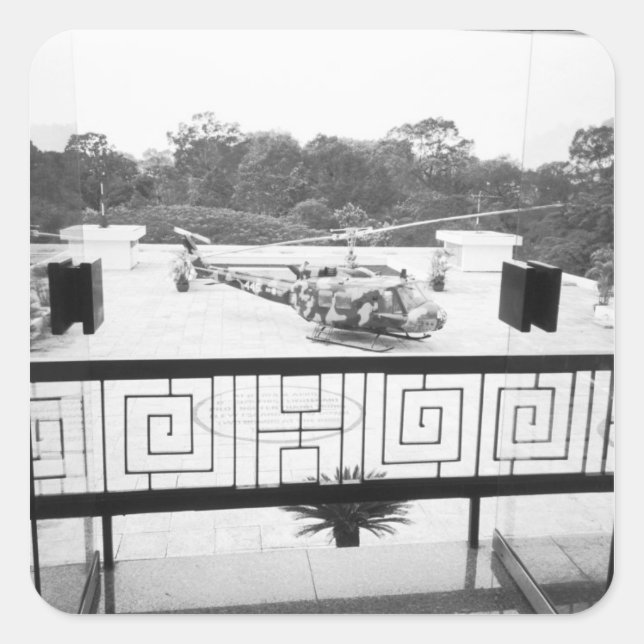 Adesivo Quadrado Saigon HCMC Vietnam, Huey Helicopter (Frente)