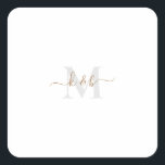 Adesivo Quadrado Script de Troca de Monograma Dourado e Cinza<br><div class="desc">Dourado moderno e Cinza Monograma. Tipo de letra combo. Trocar. Simples. Quadrada.</div>