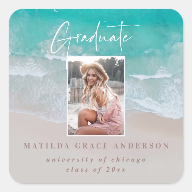 Adesivo Quadrado Script moderno de graduação em fotografia na praia (Frente)