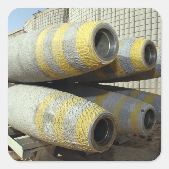 Adesivo Quadrado Seis bombas GBU-12 em um rack (Frente)