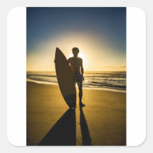 Silhueta de surfe durante o nascer do sol