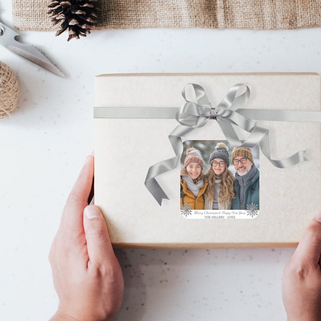 Adesivo Quadrado Simples Cinza Snowflakes uma foto (Simple Grey Snowflakes one photo Square Sticker)